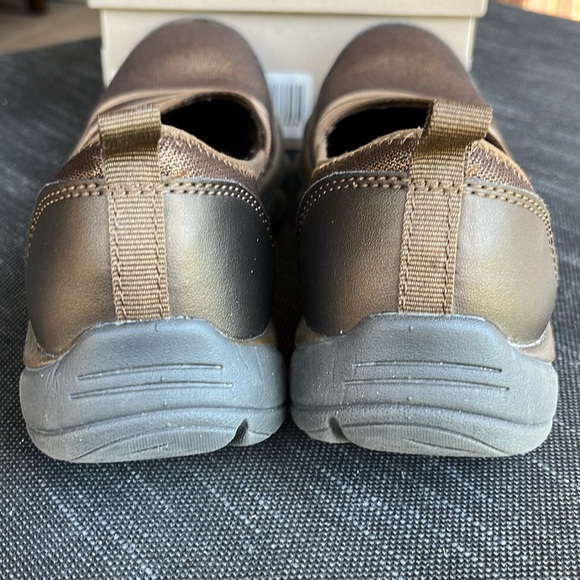 Easy Spirit Respect It Slip On Size 9 Narrow - Picture 4 of 9